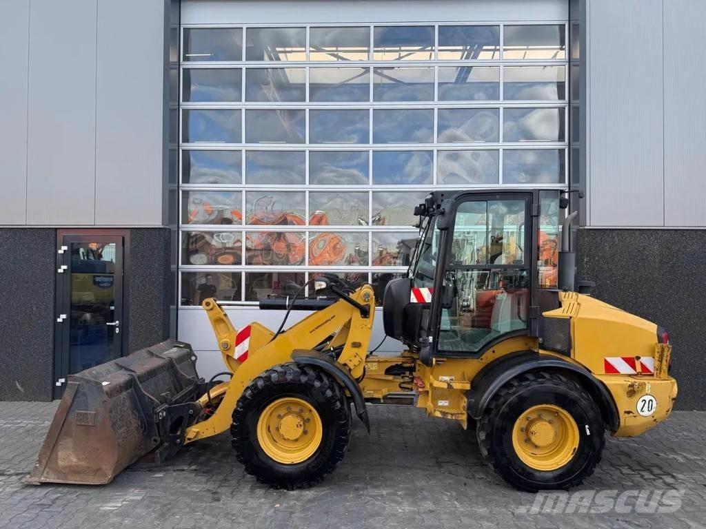CAT 908H2 Фронтальні навантажувачі