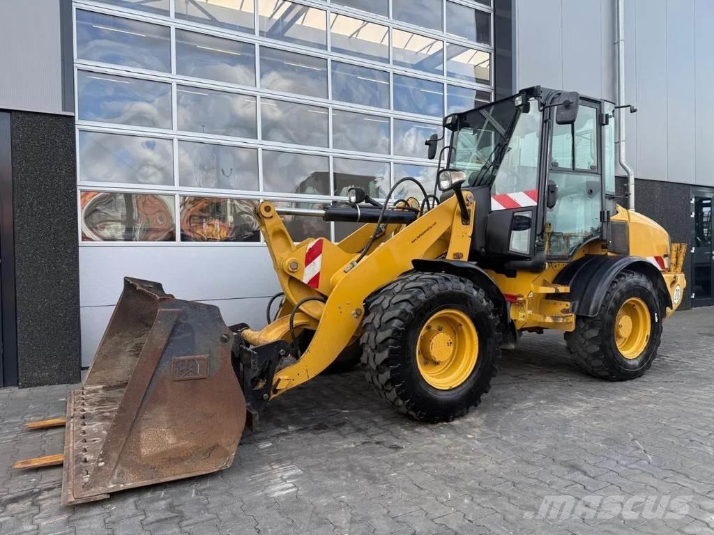 CAT 908H2 Фронтальні навантажувачі