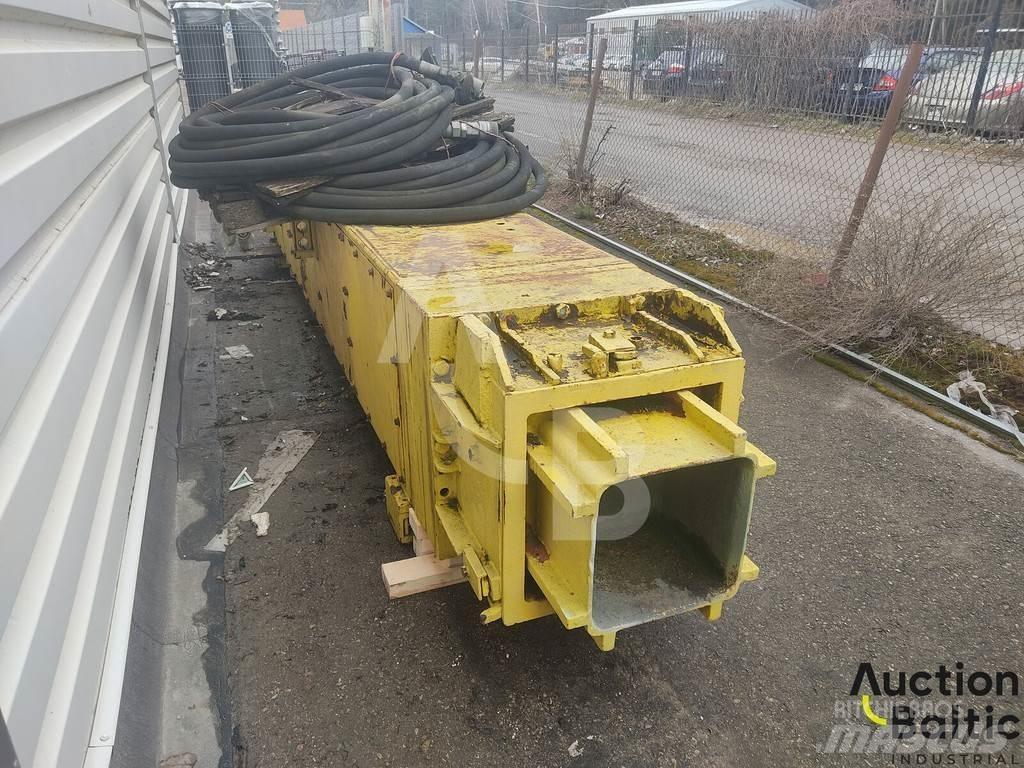 Delmag HB 30 Трубоукладачі