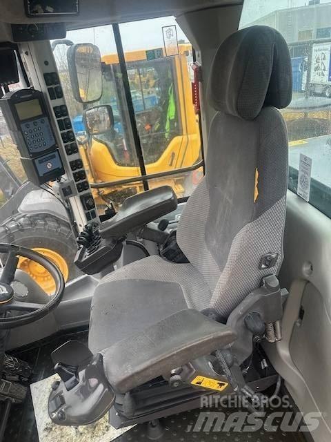 Volvo L180H Фронтальні навантажувачі