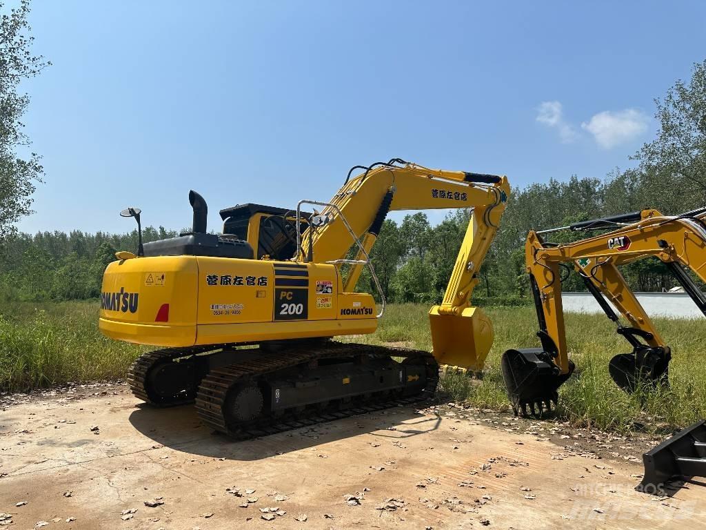 Komatsu PC200-8 Гусеничні екскаватори