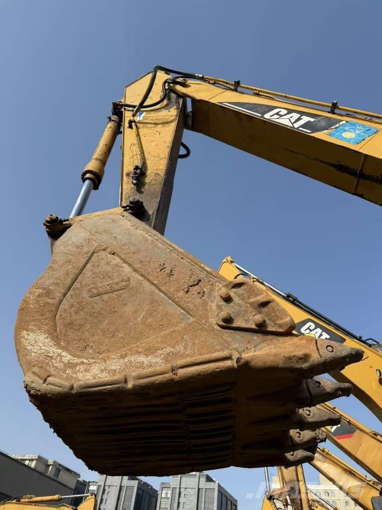 CAT 320 B L Гусеничні екскаватори