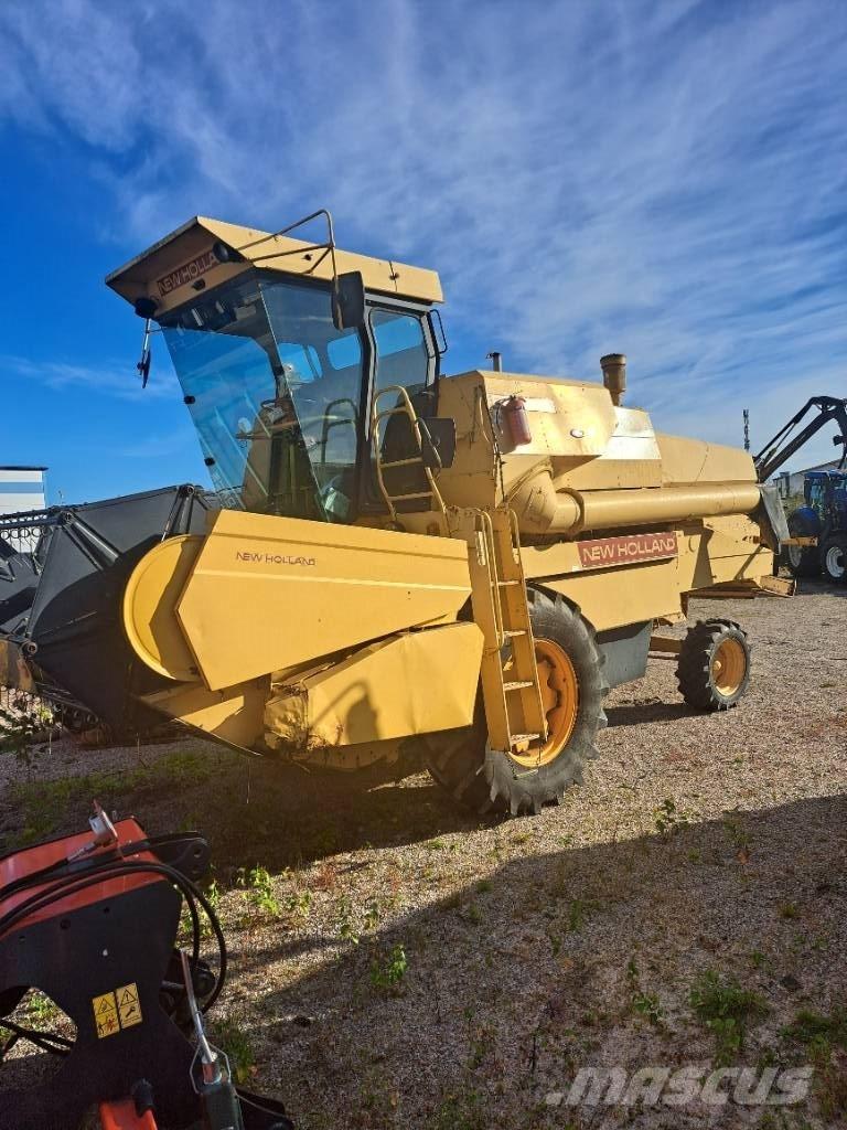 New Holland 8030 H Зернозбиральні комбайни