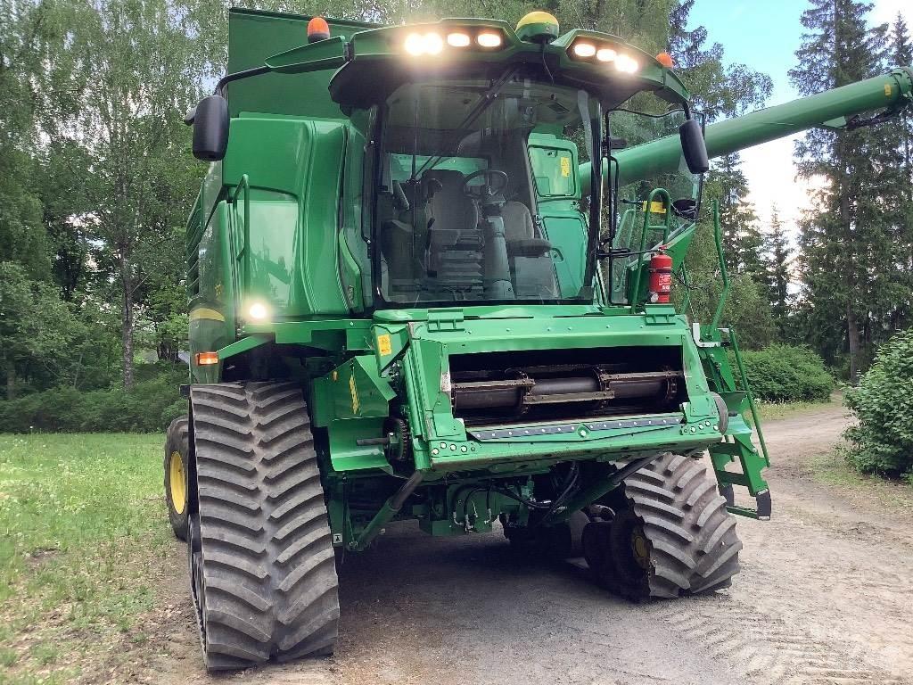 John Deere T 670 Зернозбиральні комбайни