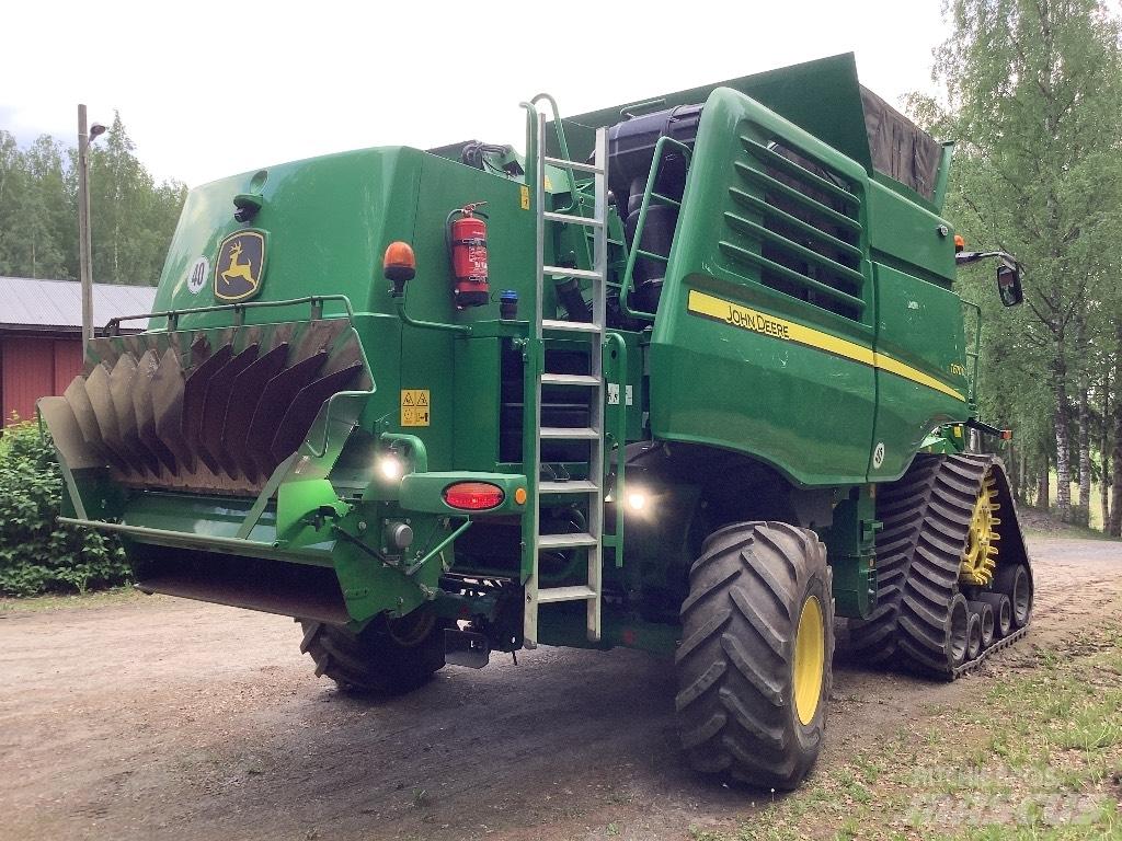 John Deere T 670 Зернозбиральні комбайни
