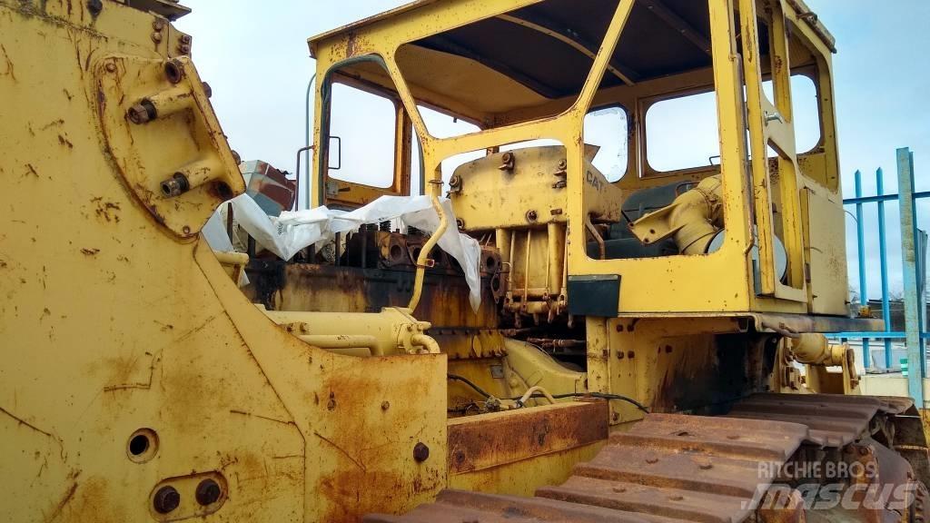 CAT D8K  (POR PIEZAS) Гусеничні бульдозери