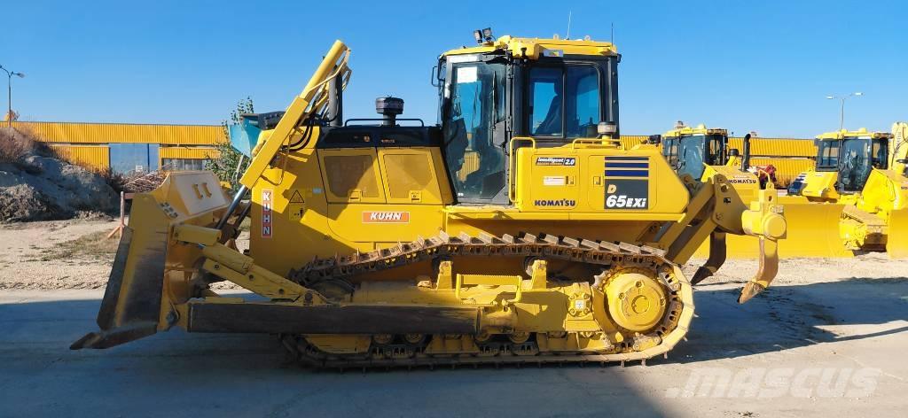 Komatsu D65EXi Гусеничні бульдозери