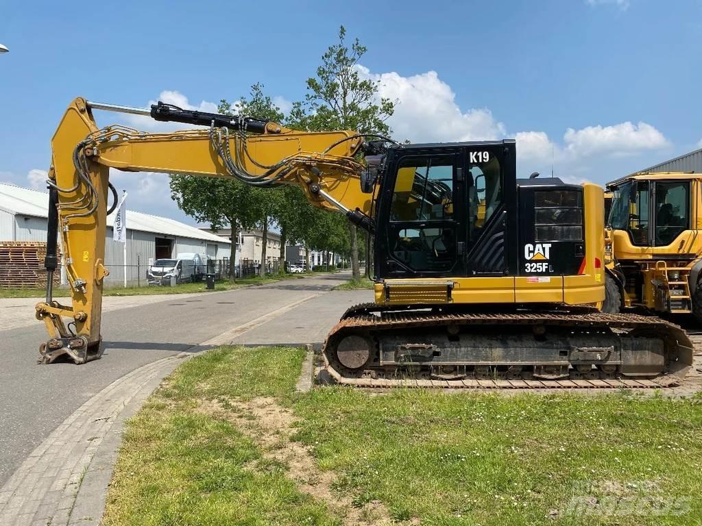 CAT 325F Гусеничні екскаватори