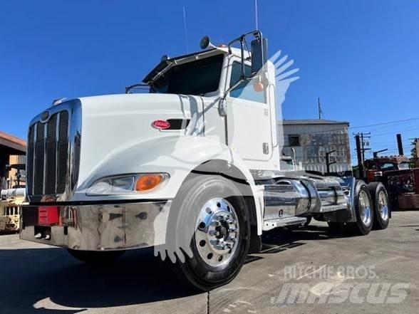 Peterbilt 384 Тягачі