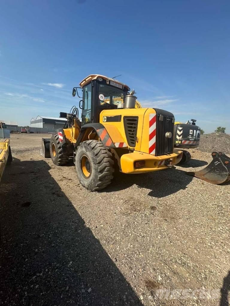 JCB 436 HT Фронтальні навантажувачі