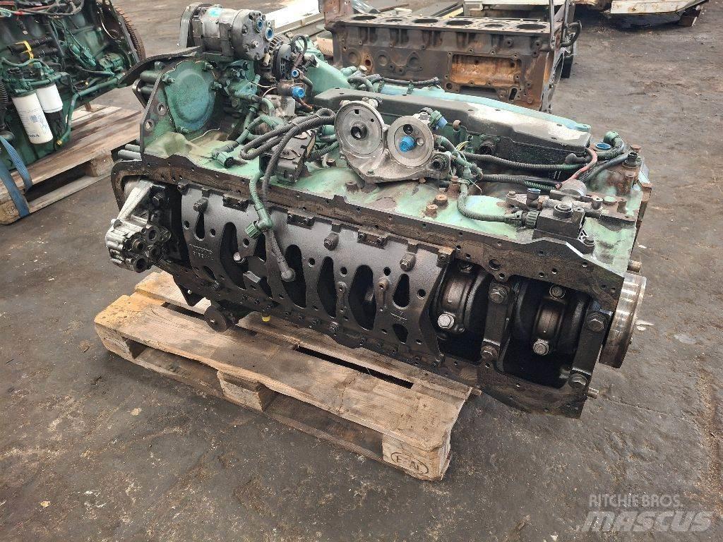 Volvo D12D420 Двигуни