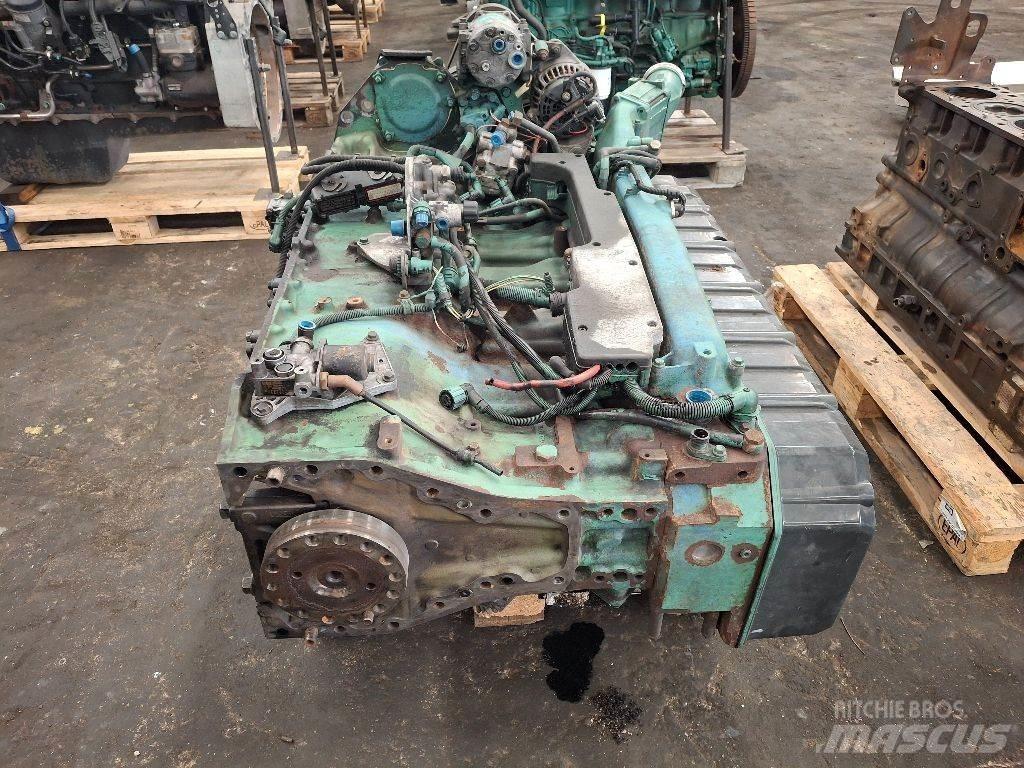 Volvo D12D420 Двигуни