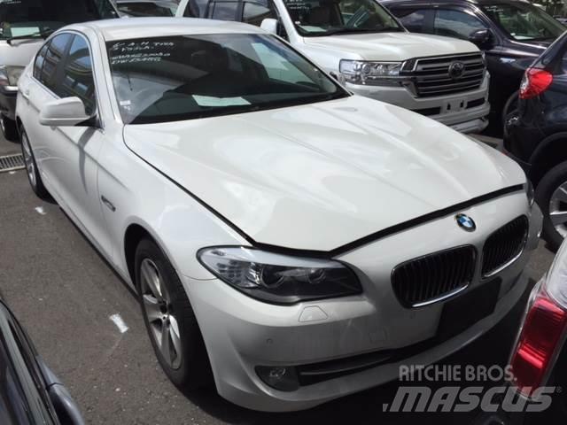 BMW 528i Автомобілі