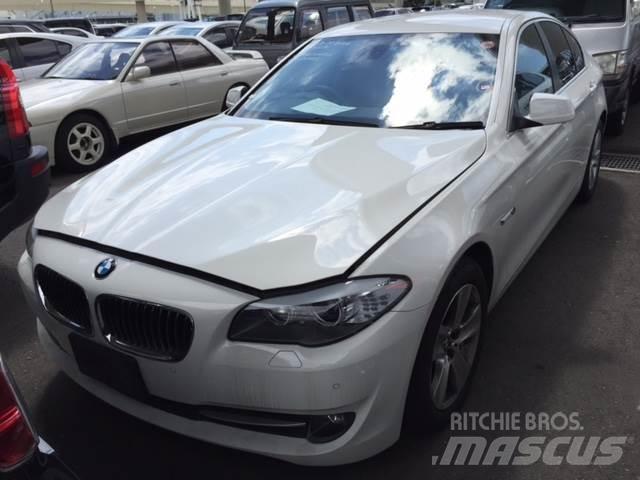 BMW 528i Автомобілі