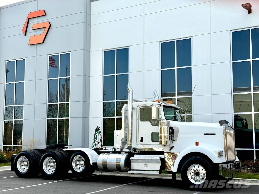 Kenworth W 900 Тягачі