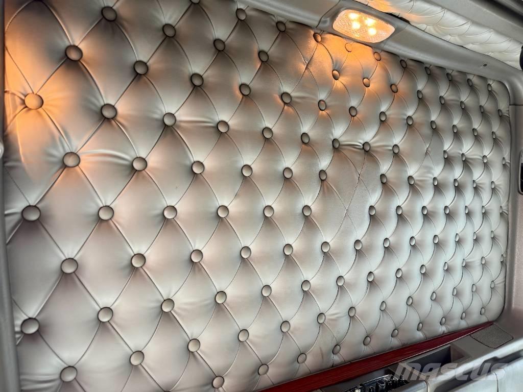 Kenworth W 900 Тягачі