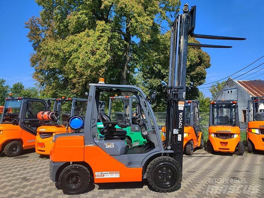 Toyota 02-8FGF30 Газові навантажувачі