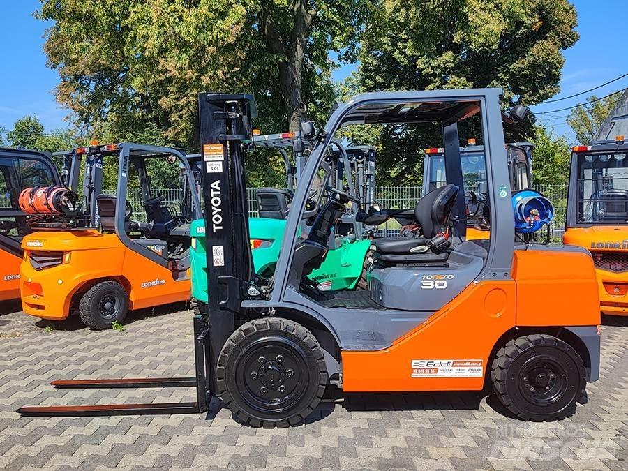 Toyota 02-8FGF30 Газові навантажувачі
