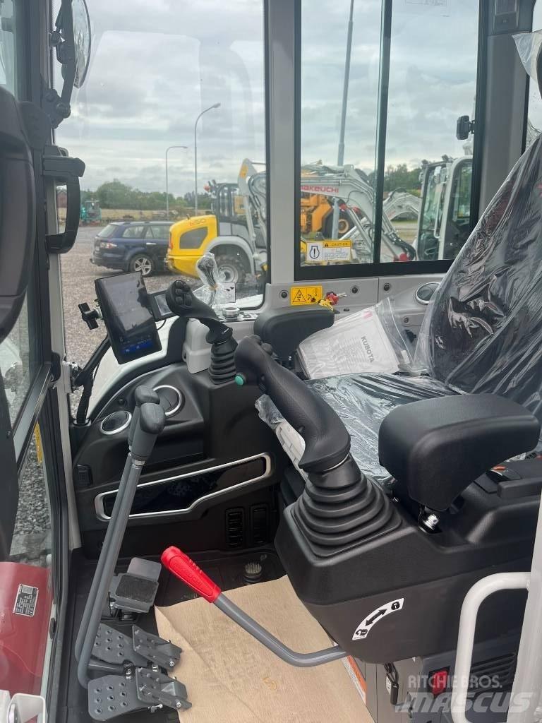 Takeuchi TB350R Міні-екскаватори < 7т