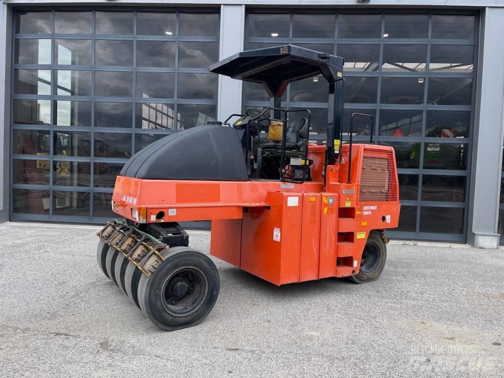 Dynapac CP 142 Пневматичні катки