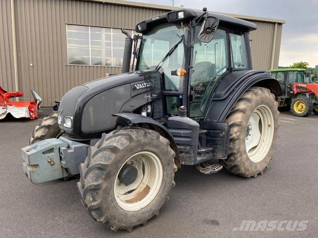 Valtra N92 HITECH Трактори