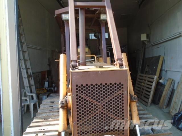 CASE 450 C Гусеничні вантажники