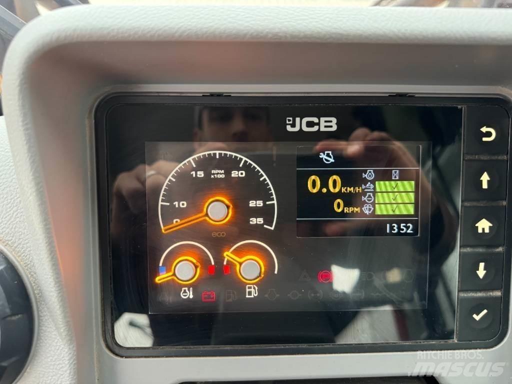 JCB 411 HT Фронтальні навантажувачі