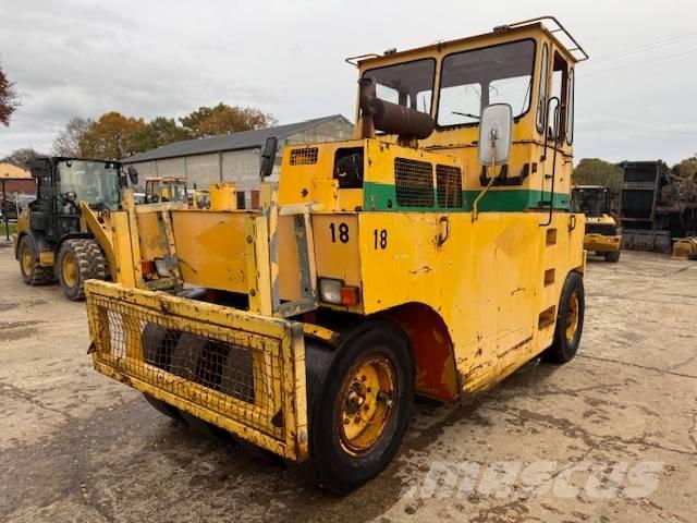 Hamm GRW 15 Пневматичні катки