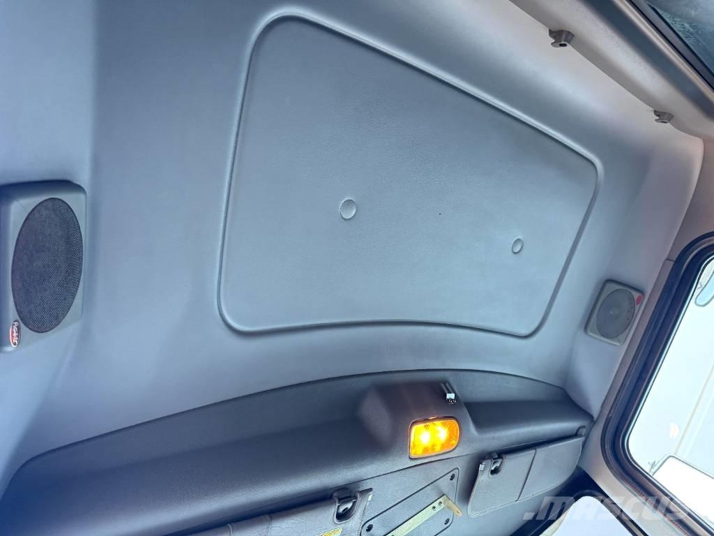 Peterbilt 348 Самоскиди