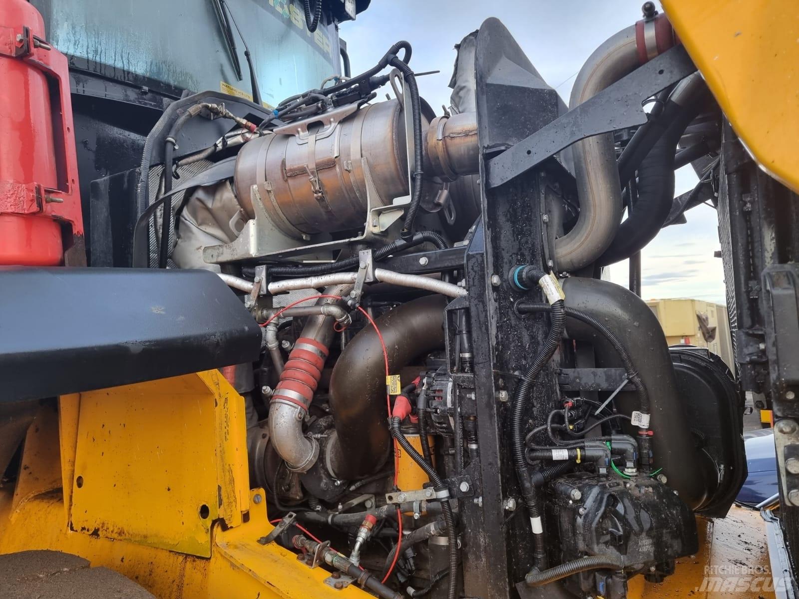 JCB 437 Hi-Tip Фронтальні навантажувачі