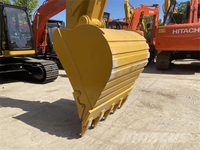 CAT 330 GC Гусеничні екскаватори