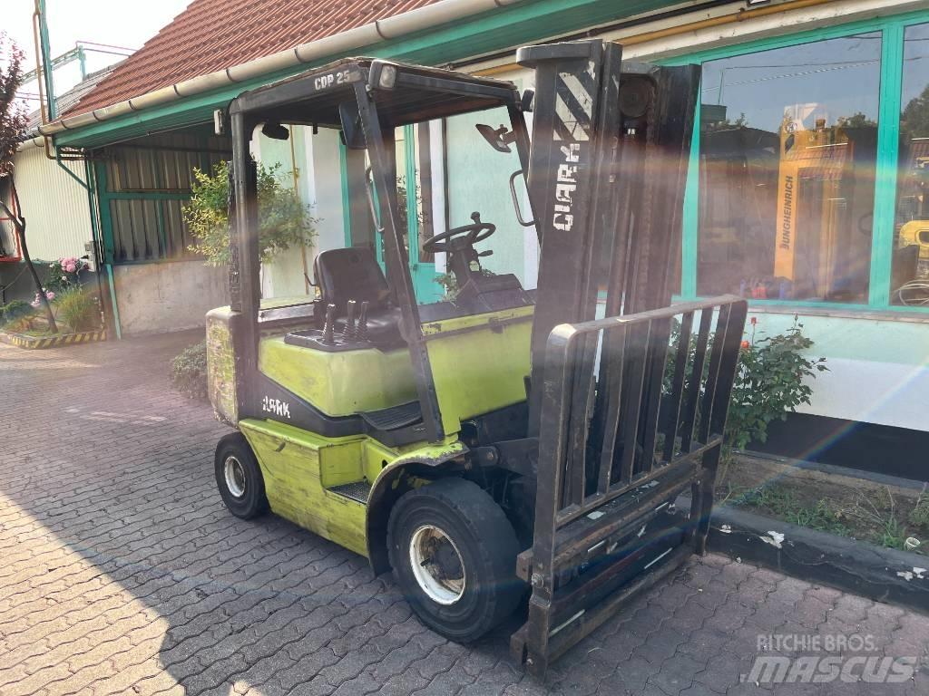 Clark CDP 25 V-4169 Дизельні навантажувачі
