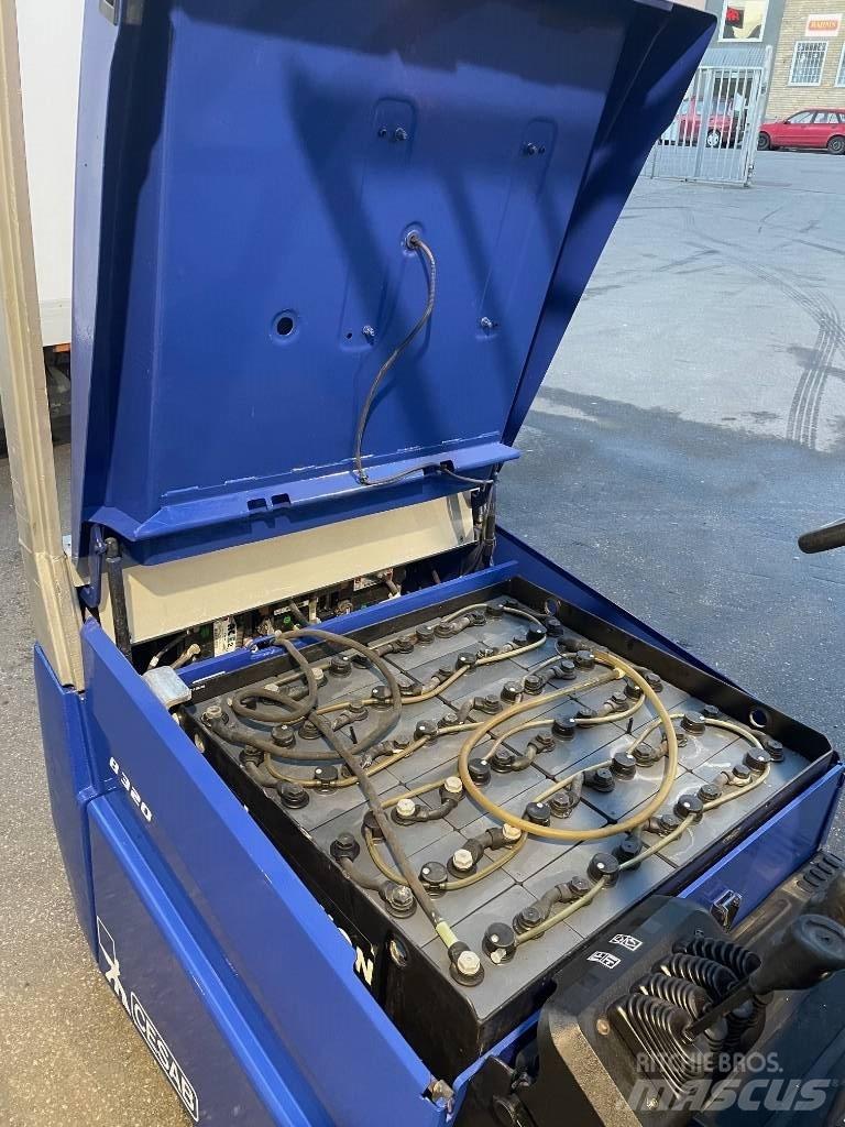 Cesab B320 Електронавантажувачі