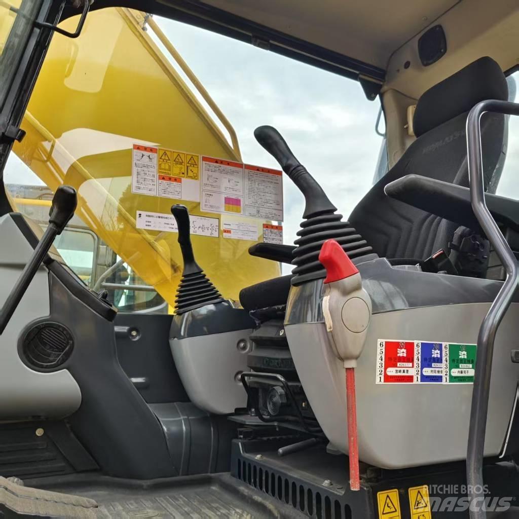 Komatsu PC 220-8 Гусеничні екскаватори