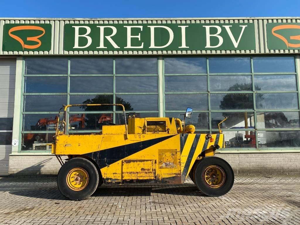 Clark Equipment Шини