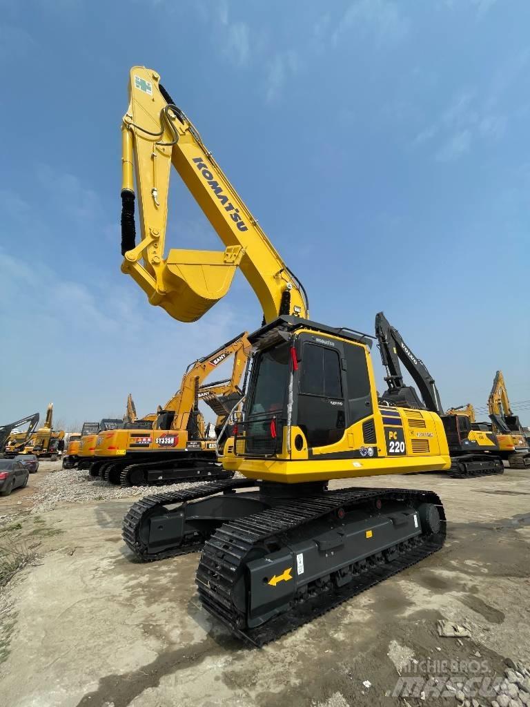 Komatsu PC 220 Гусеничні екскаватори