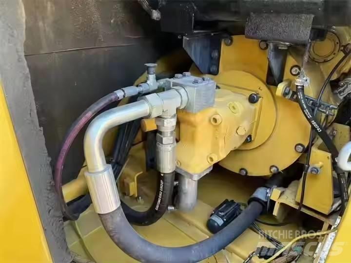 CAT CAT 307 Гусеничні екскаватори