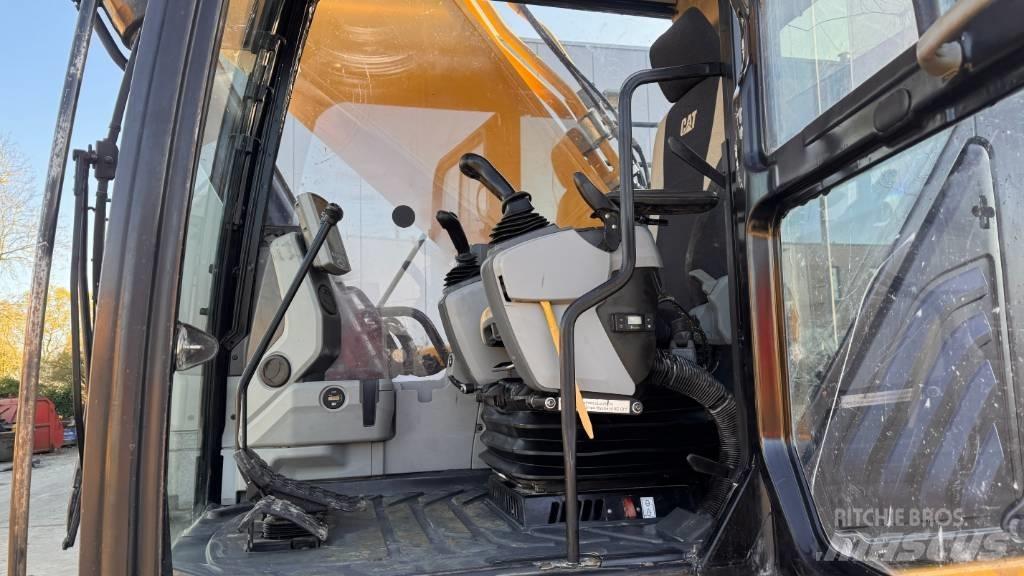CAT 352 F Гусеничні екскаватори