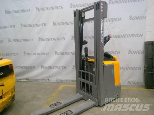 Jungheinrich ERC 212 Самохідні електроштабелери