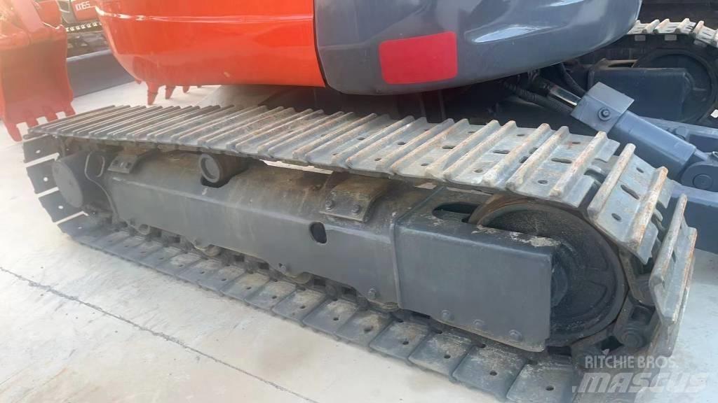 Kubota U 35 Гусеничні екскаватори