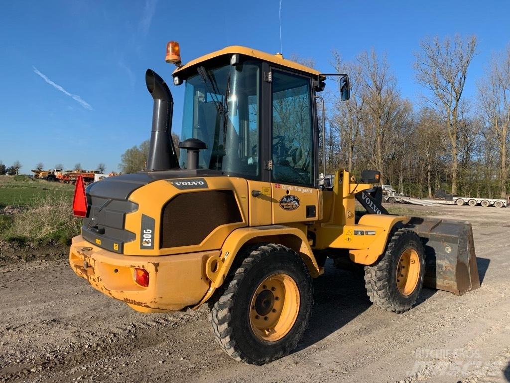Volvo L 30 G Фронтальні навантажувачі