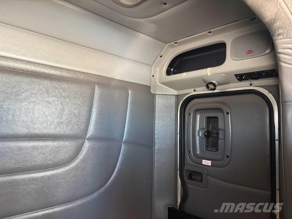 Peterbilt 389 Тягачі