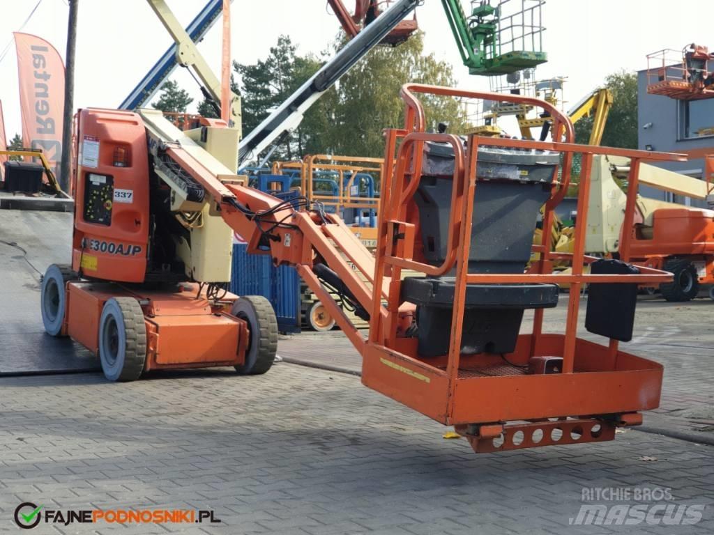 JLG E 300 AJP Колінчаті підйомники