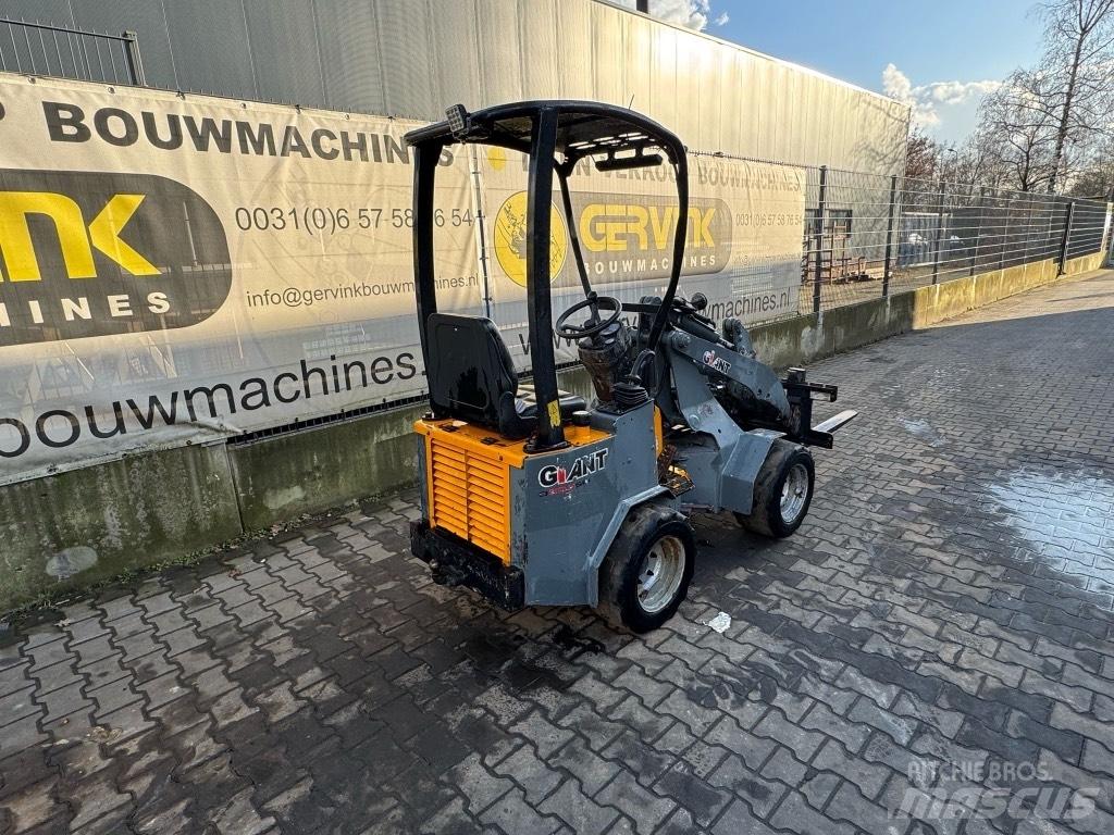 GiANT D 204 SW Малі навантажувачі