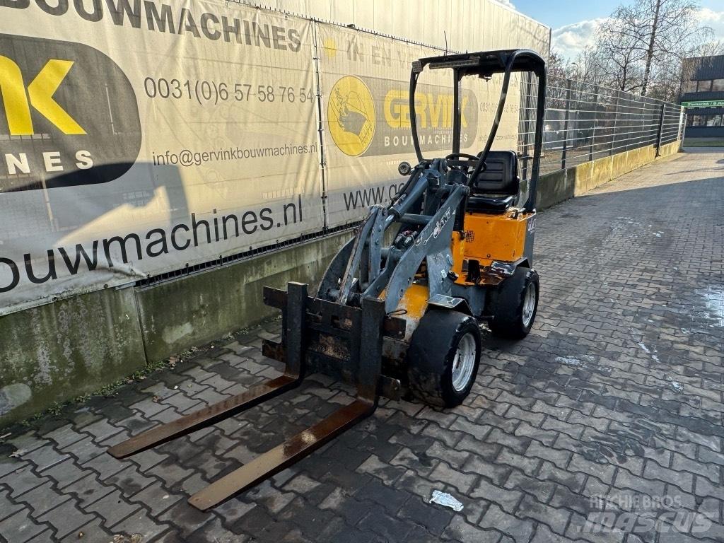 GiANT D 204 SW Малі навантажувачі