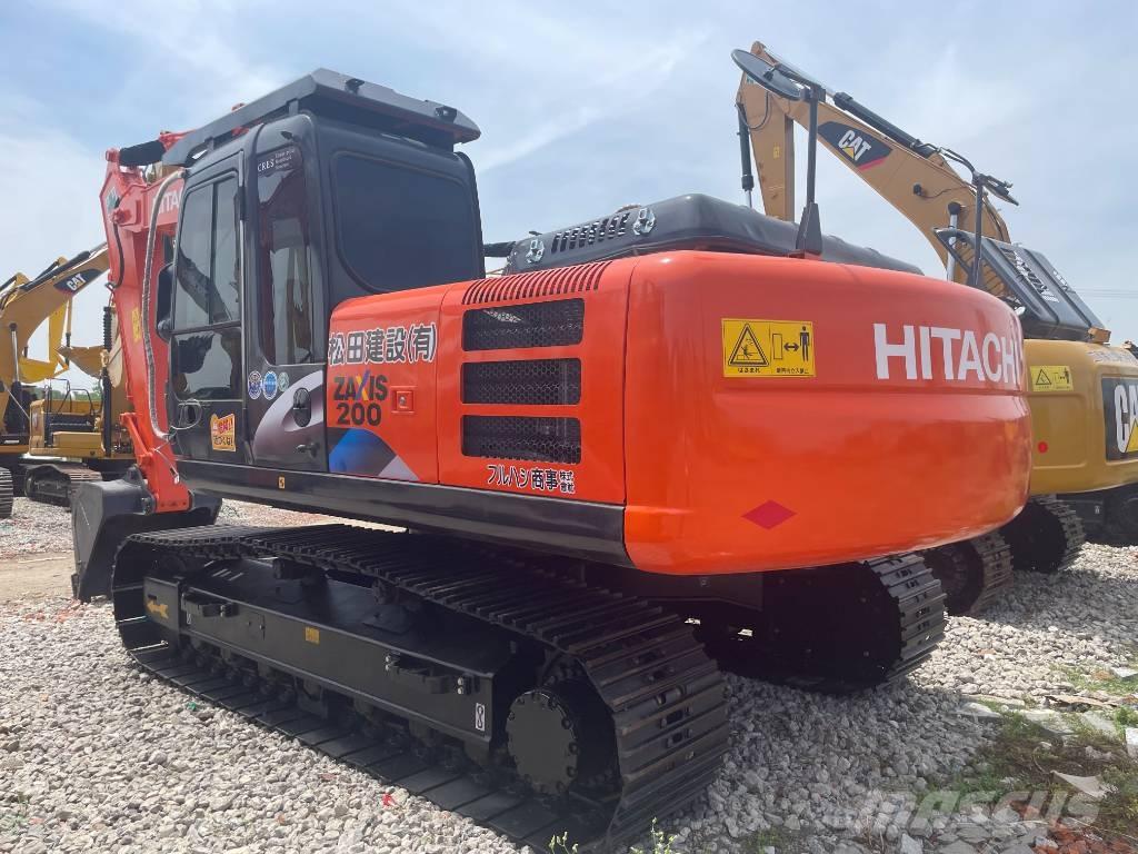 Hitachi ZX 200 Гусеничні екскаватори
