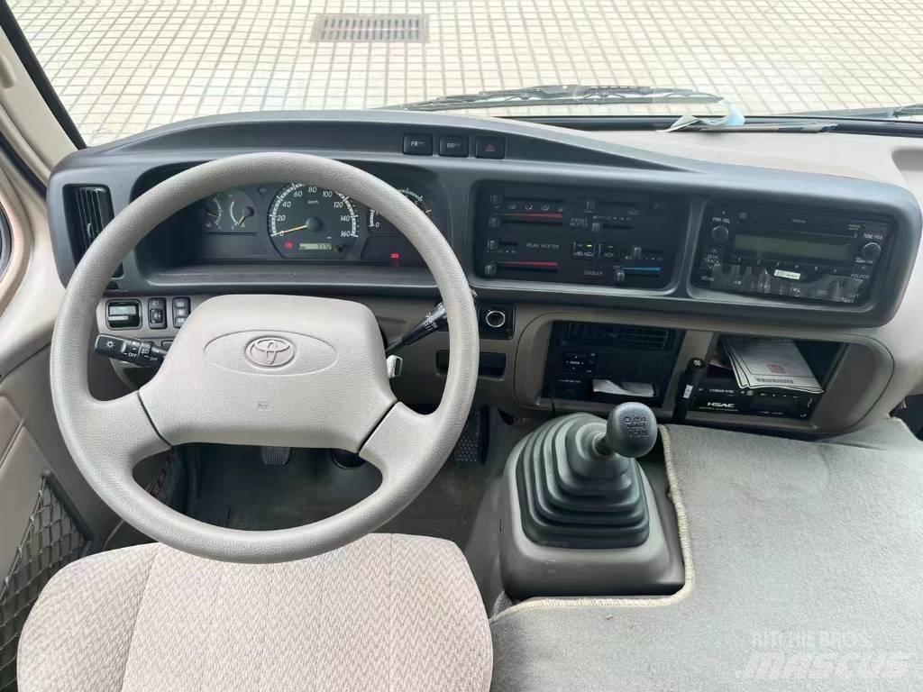 Toyota Coaster Bus Мікроавтобуси
