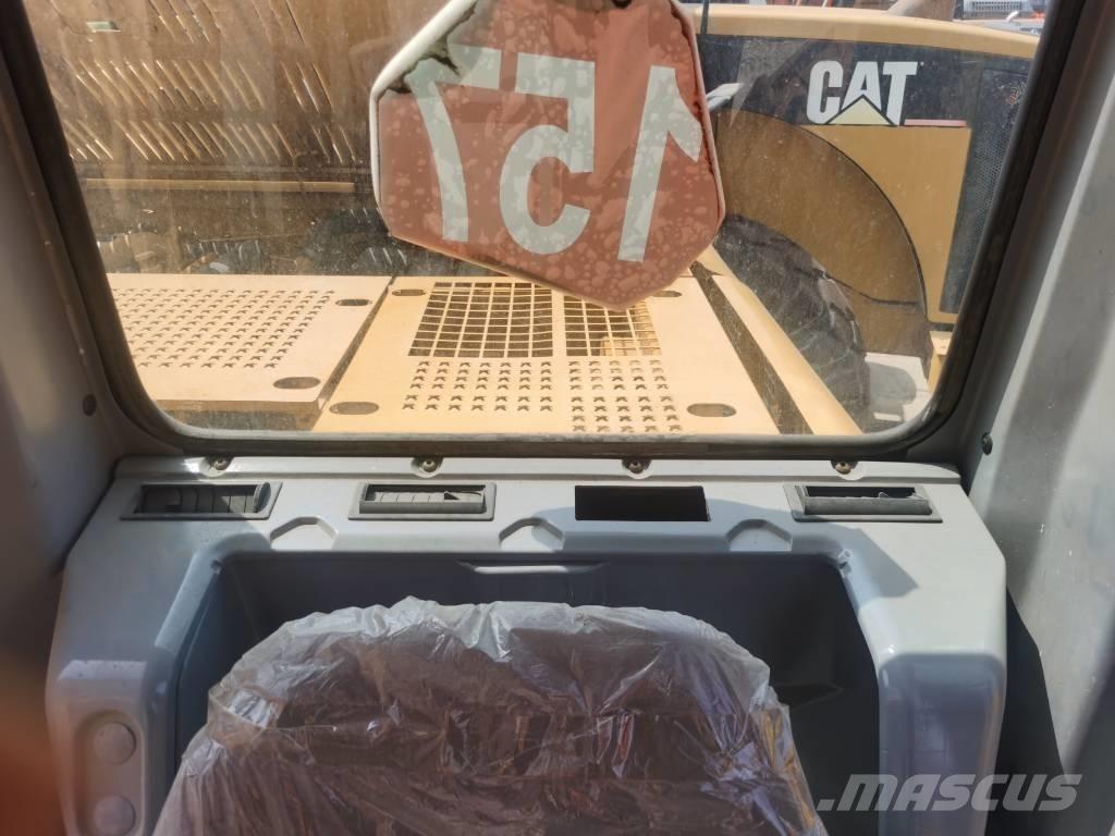 CAT 320 C L Гусеничні екскаватори