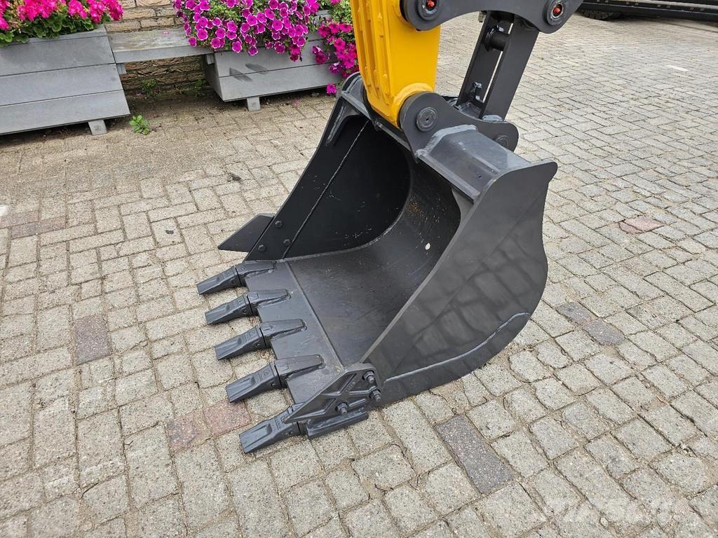 XCMG XE60GA Міні-екскаватори < 7т