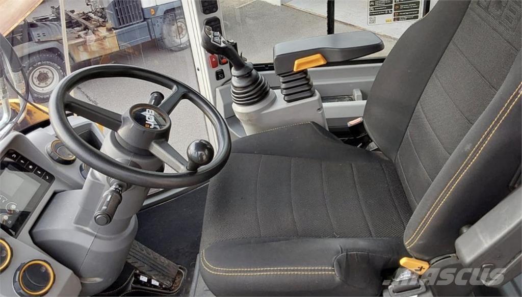 JCB 427 AGRI Фронтальні навантажувачі